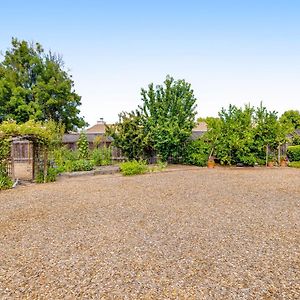 Wine Country Getaway Villa Windsor Exterior photo