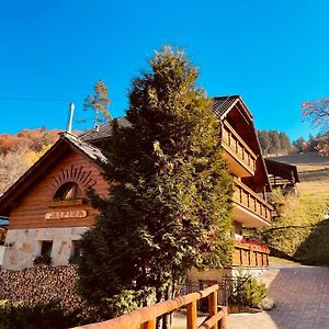 Chata Alpina Certov Hotel Štôla Exterior photo