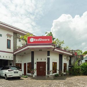 Reddoorz Syariah @ Jalan Panglima Polim Lampung Hotel Bandar Lampung Exterior photo