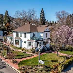 Abigail'S Bed And Breakfast Inn Ashland Exterior photo