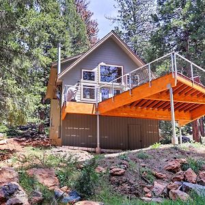 Rustic Retreat With Deck Steps From Lake Almanor! Villa Exterior photo