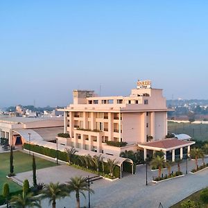 Enrise By Sayaji Rau Indore Hotel Exterior photo