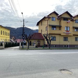 Pensiunea Coco Hotel Nasaud Exterior photo