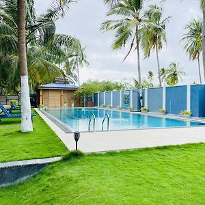 Nilaveli Hybrid Holiday Hotel Exterior photo