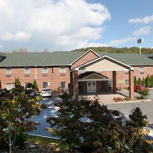 Mountain Inn & Suites Airport - Hendersonville Exterior photo