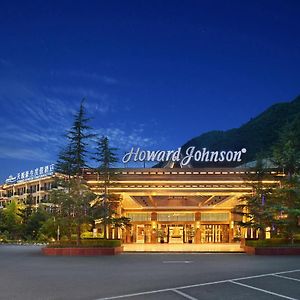 Howard Johnson Tian Yuan Jiuzhaigou Hotel Exterior photo