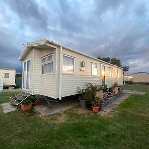 Skye Breaks Hotel Sheerness Exterior photo