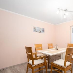 Familienfreundliche 3-Zimmer-Ferienwohnung Saal an der Donau Exterior photo