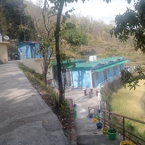 Gujrada Peaks Home Stay Narendra Nagar Exterior photo