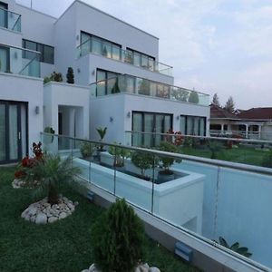 White Stone Apartments Nyarutarama Kigali Exterior photo