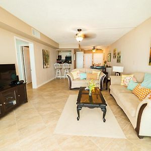 Gorgeous Ocean Views! Welcome To Bella Breeze! Beachfront 2Br 2Ba Apartment Sion Farm Exterior photo