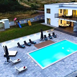 Luxury Villa Rilassante-Heated Pool,Full Privacy,Children Playground Sinj Exterior photo