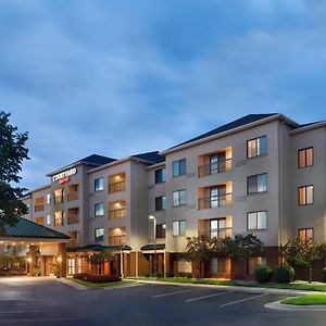 Courtyard By Marriott Dayton Beavercreek Hotel Exterior photo