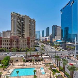 Stunning Balcony Strip View Mgm Signature * Free Valet Aparthotel Las Vegas Exterior photo