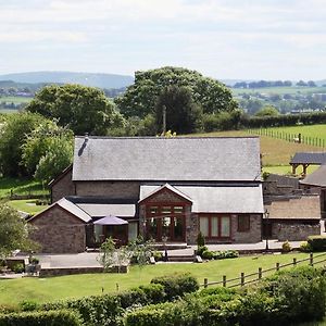 Great Park Barn Bed & Breakfast Abergavenny Exterior photo