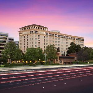 Juniper Hotel Cupertino, Curio Collection By Hilton Exterior photo