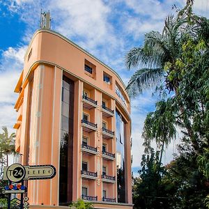 T24 Retro Hotel Mumbai Exterior photo