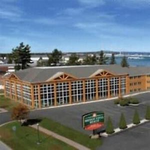 Bridge Vista Beach Hotel And Convention Center Mackinaw City Exterior photo