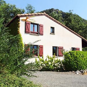 Detached Holiday Home With Terrace In Quillan Exterior photo