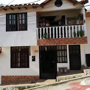 Hostal En La 17 Hotel Socorro Exterior photo