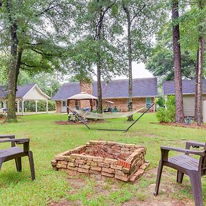 Dog-Friendly Alabama Retreat With Patio And Fire Pit! Villa Semmes Exterior photo