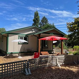 Kwalikum Kottage Villa Qualicum Beach Exterior photo