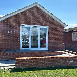 A New Built Brick Chalet Villa Leysdown-on-Sea Exterior photo