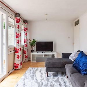 Spacious Room By Lee Valley White Water Centre. Waltham Cross Exterior photo