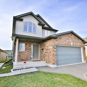 Beautiful Fallsview Home Niagara Falls Exterior photo