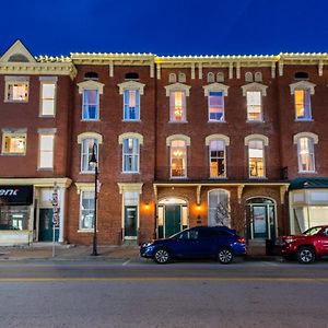 The Woodford Hotel Versailles Exterior photo