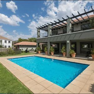 Fourways Luxe Suite Sandton Exterior photo