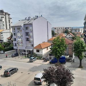 Aki Apartman Apartment Kragujevac Exterior photo
