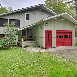 Spacious Tolland Home With Deck And Screened Porch! Sandisfield Exterior photo