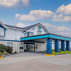 Clarion Pointe Hotel Jasper Exterior photo