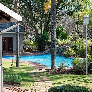 Tranquil Cottage Sandton Exterior photo