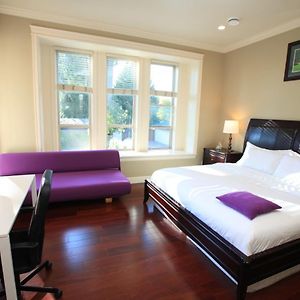 Vancouver Metrotown Guest House 8 Mins Walk To Sky Train Burnaby Exterior photo