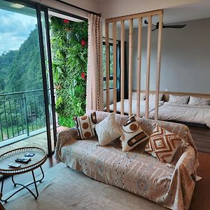 Unique Boho Style Condo With Netflix For Up To 5Pax - Enjoy Mountain View While Swimming At The Infinity Pool & Natural Hotspring Pool, 2Mins Walk To The Lost World Of Tambun, Water Themepark At Ipoh Exterior photo