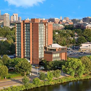 Courtyard By Marriott Boston Cambridge Hotel Exterior photo