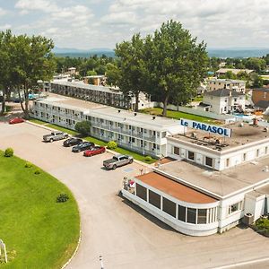 Auberge Le Parasol Hotel Saguenay Exterior photo