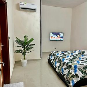 Private Comfy Room In Cotonou Central Exterior photo