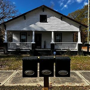 Renovated,Comfortable And Convenient Experience Apartment Rocky Mount Exterior photo