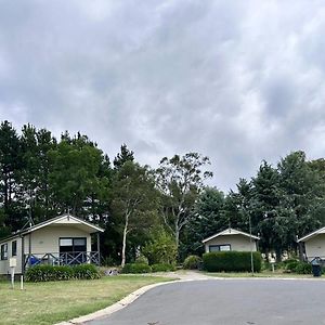 Eaglehawk Park Canberra Hotel Exterior photo