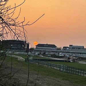 Aintree Grand National Home Exterior photo