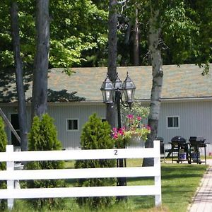 Birch Haven By The Beach Hotel Wasaga Beach Exterior photo