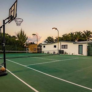 Luxurious Retreat With Tennis And Soccer Courts Tgh Villa Miami Exterior photo