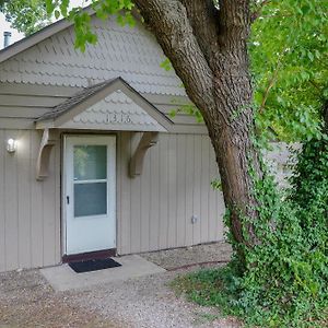 S Cozy Studio For A Peaceful Lawrence Getaway! Apartment Exterior photo