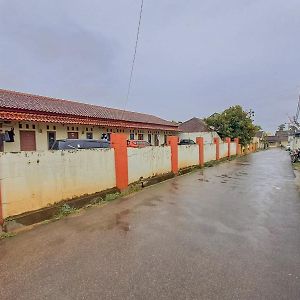 Oyo Life 93590 Penginapan Palapa 10 Syariah Hotel Bandar Lampung Exterior photo