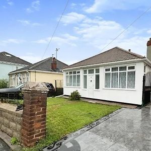 Uplands Grove Bungalow Hotel Wolverhampton Exterior photo