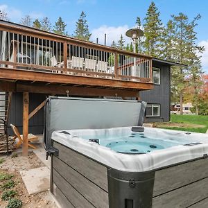Open Sky Retreat - Close To Trails, Private Hot Tub, Big Yard, & Kid Friendly Whitefish Exterior photo