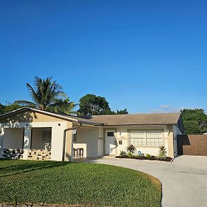 Sunny Goldie Lauderdale Lakes Exterior photo